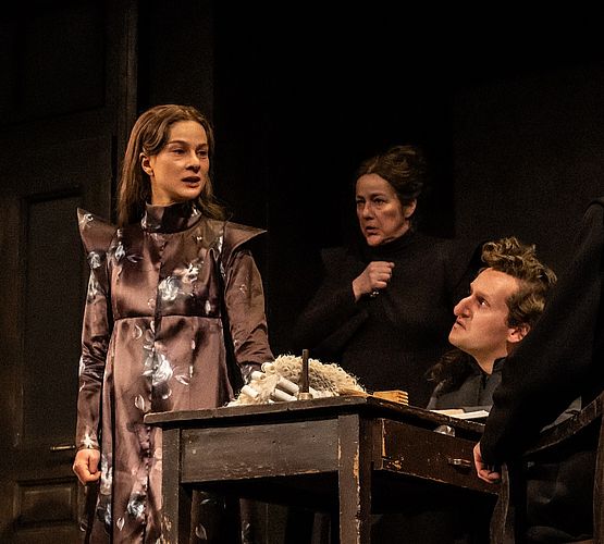 Der zerbrochne Krug (The broken jug)