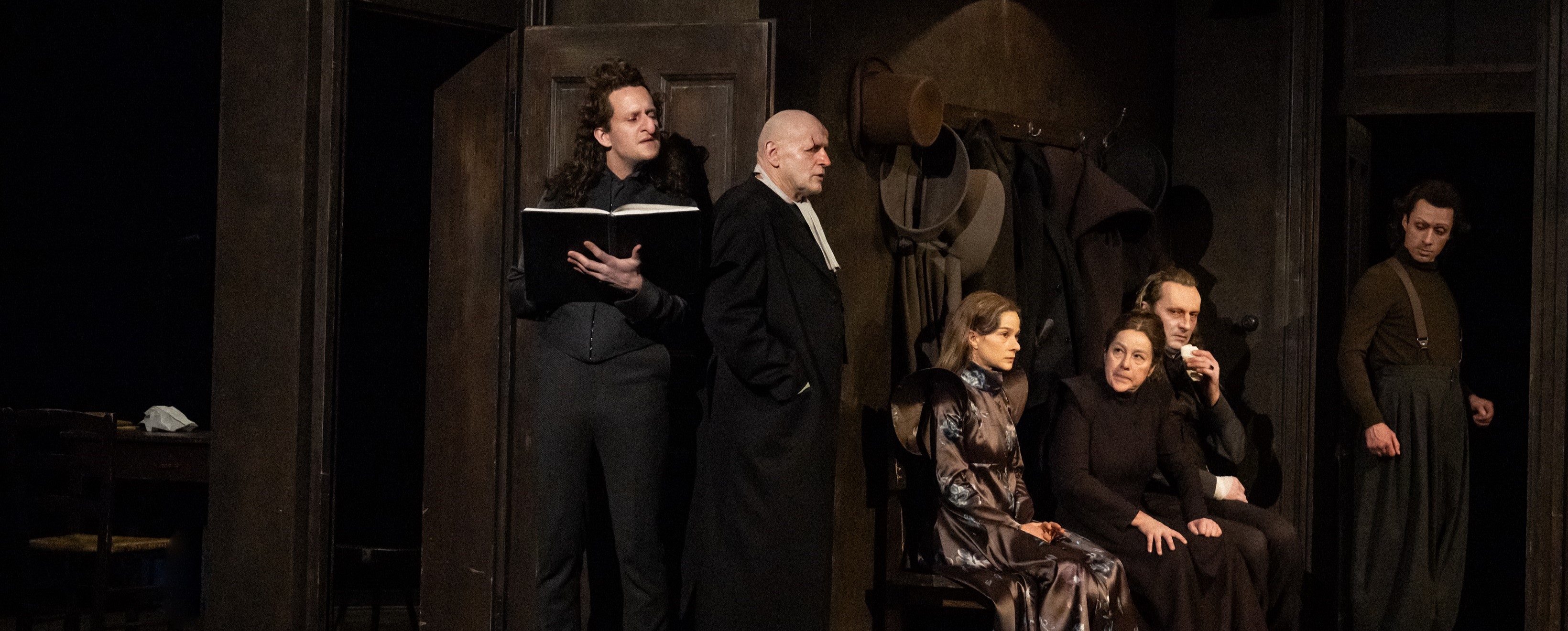 Der zerbrochne Krug (The broken jug)- 8 Dec